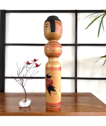 Kokeshi traditionnelle de style tsugaru de Yoshiki Sato | Fleur de pivoine pas cher 