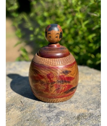 Kokeshi Traditionnelle Ejiko de style Naruko | Boite en bois Enju arbre à pagode Venez découvrir notre 