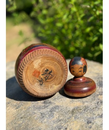 Kokeshi Traditionnelle Ejiko de style Naruko | Boite en bois Enju arbre à pagode Venez découvrir notre 