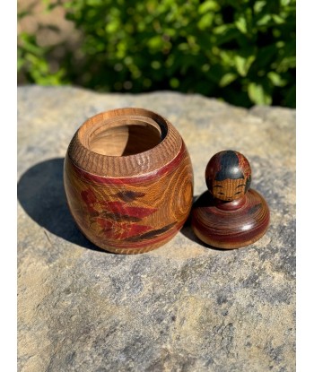 Kokeshi Traditionnelle Ejiko de style Naruko | Boite en bois Enju arbre à pagode Venez découvrir notre 