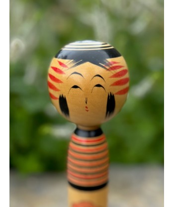 Kokeshi traditionnelle de style tsuchiyu | Fleur de pivoine votre restaurant rapide dans 