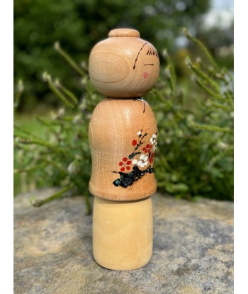 Kokeshi contemporaine de Yuho Ouchi | Fleurs de prunier pour bénéficier 