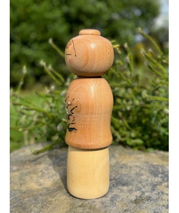 Kokeshi contemporaine de Yuho Ouchi | Fleurs de prunier pour bénéficier 