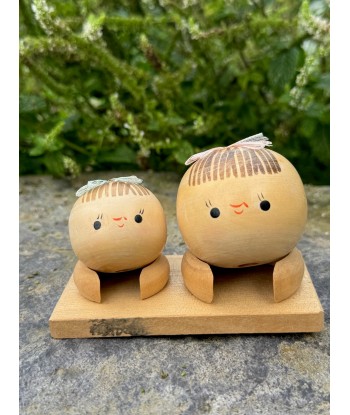 Couple de Poupées Kokeshi sur Socle | Petits noeuds Le MVP de beaucoup