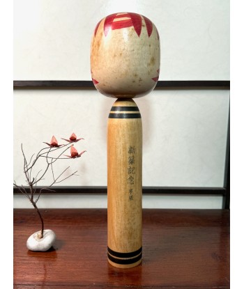 Kokeshi traditionnelle de Nagao Masayoshi | style Togatta - Chrysanthème 31 cm Véritable concentré