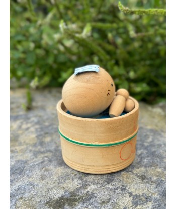 Kokeshi souvenir vintage de Kinosaki Onsen | Bébé dans son bain est présent 