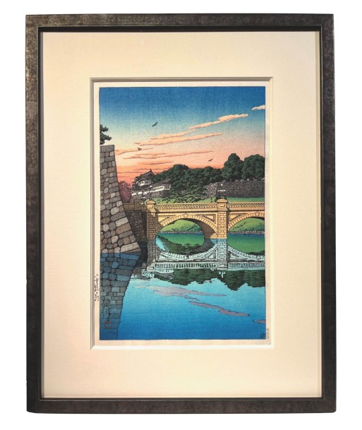 Estampe Japonaise Encadrée de Hasui Kawase | Le Pont Niju au lever du jour 2023