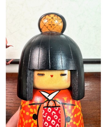 Kokeshi Créative Vintage de Kazuo Tamikazawa | Kimono rouge l'évolution des habitudes 