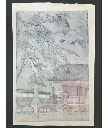 Estampe Japonaise de Hasui Kawase | Le temple Gokokuji sous la pluie Les magasins à Paris