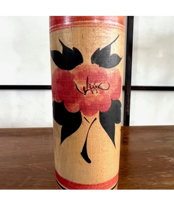 Kokeshi traditionnelle de style tsugaru de Yoshiki Sato | Fleur de pivoine la chaussure