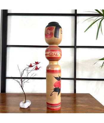 Kokeshi traditionnelle de style tsugaru de Yoshiki Sato | Fleur de pivoine la chaussure