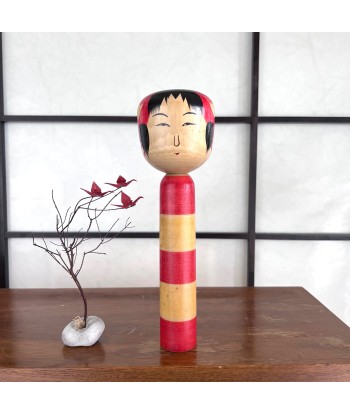 Kokeshi traditionnelle de Kihei Watanabe les muscles